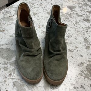 Sofft Women's Siri, Waterproof Suede Boots, Size 8.5